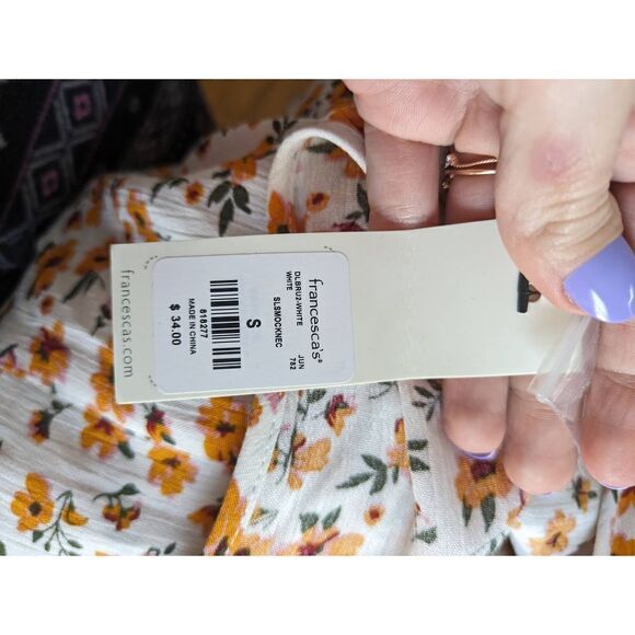 Francesca's Brinn Floral Keyhole Tank Top NWT - Picture 7 of 8